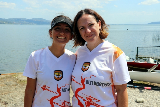 Kürek sporu yapan kızından etkilendi, kulübün lisanslı sporcusu oldu